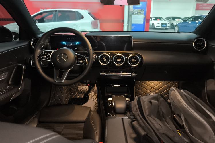 Used Mercedes-Benz A-Class 2019 A 200 Dynamic Edition Center Console