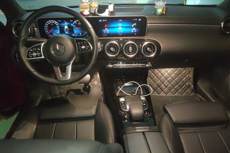 Used Mercedes-Benz A-Class 2019 A 200 L Center Console