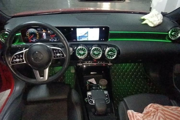 Used Mercedes-Benz A-Class 2019 A 200 Dynamic Edition Center Console