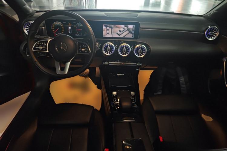 Used Mercedes-Benz A-Class 2019 A 200 L Center Console