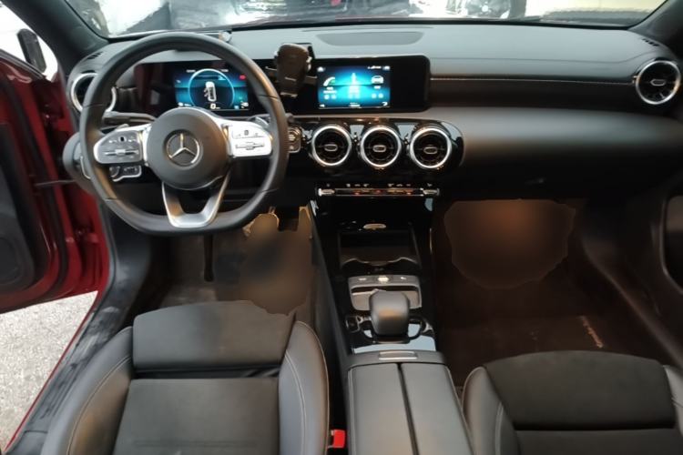 Used Mercedes-Benz A-Class 2019 Restyled A 180 L Sport Sedan Center Console
