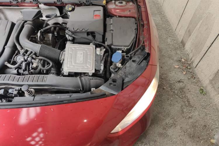 Used Mercedes-Benz A-Class 2019 A 180 L Sport Sedan Engine Bay Left