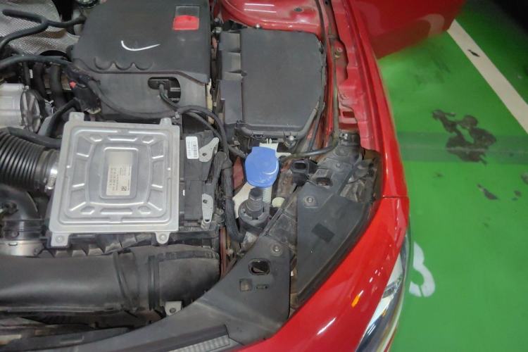 Used Mercedes-Benz A-Class 2019 A 200 Dynamic Edition Engine Bay Left