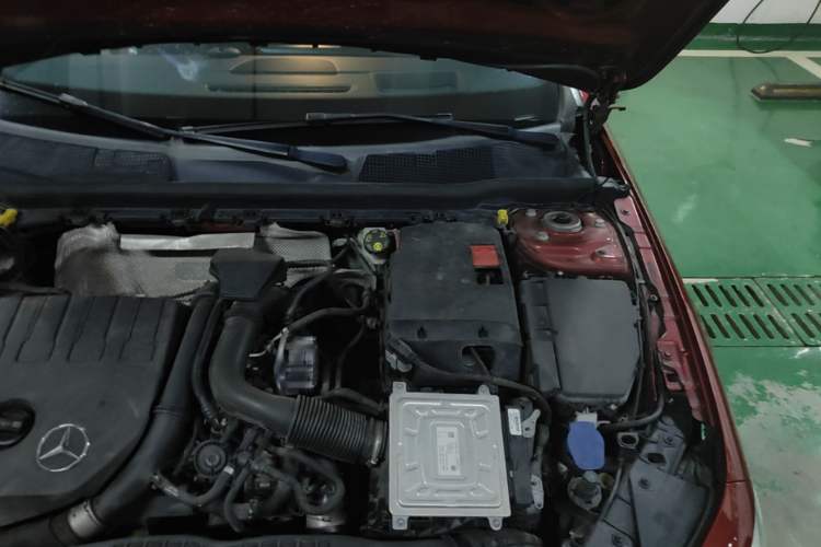 Used Mercedes-Benz A-Class 2019 A 200 L Sport Sedan Engine Bay Left