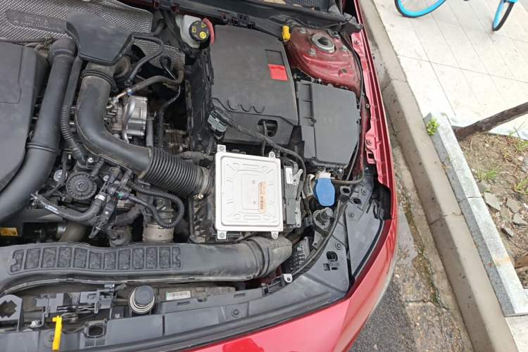 Used Mercedes-Benz A-Class 2019 A 200 L Sport Sedan Engine Bay Left