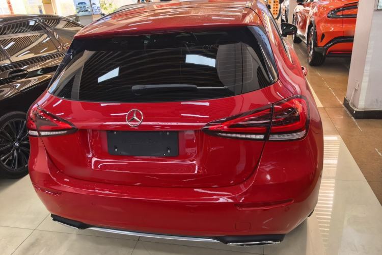 Used Mercedes-Benz A-Class 2019 A 200 Dynamic Edition Exterior 4
