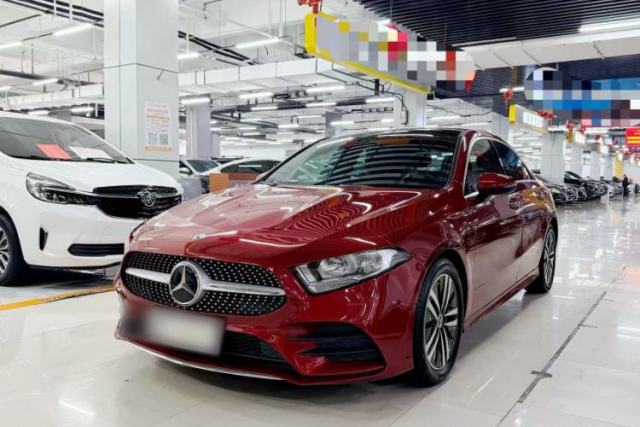 Ojetý Mercedes-Benz A-Class 2019 Restyled A 180 L Sport Sedan