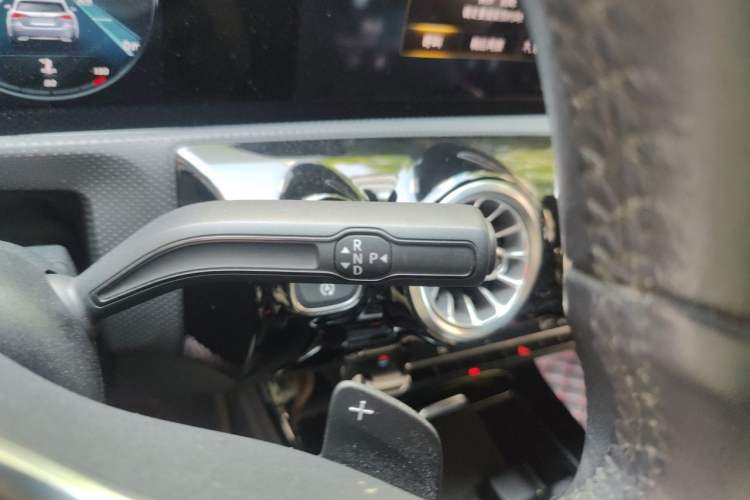 Used Mercedes-Benz A-Class 2019 A 200 Dynamic Edition Gear Lever