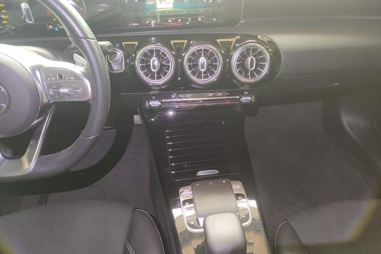 Used Mercedes-Benz A-Class 2019 A 200 L Sport Sedan Gear Lever