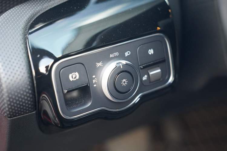 Used Mercedes-Benz A-Class 2019 A 200 Fashion Model Interior 1