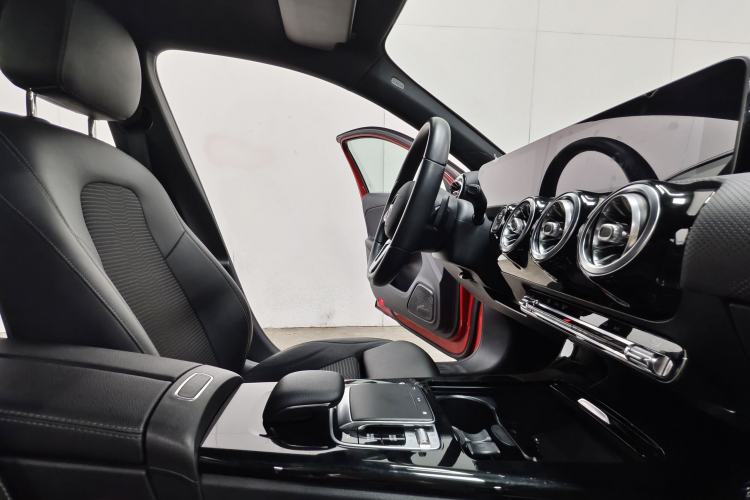 Used Mercedes-Benz A-Class 2019 A 200 Dynamic Edition Interior 4