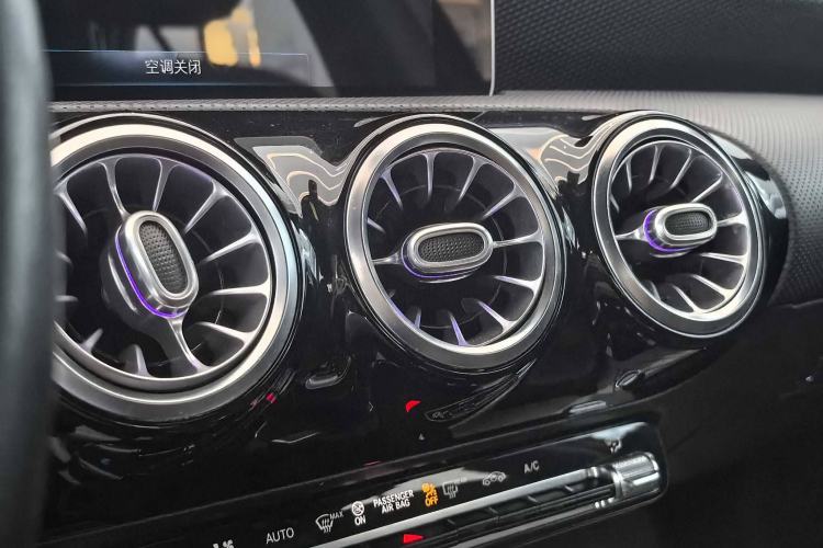 Used Mercedes-Benz A-Class 2019 A 200 Dynamic Edition Interior 4