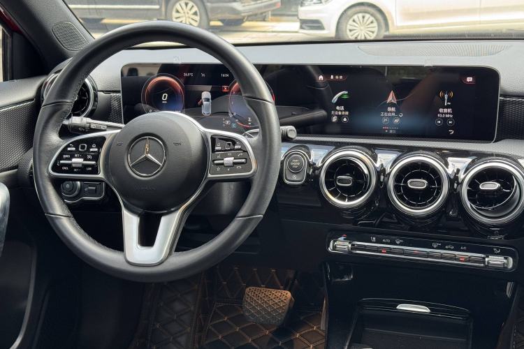 Used Mercedes-Benz A-Class 2019 A 200 Fashion Model Interior 4