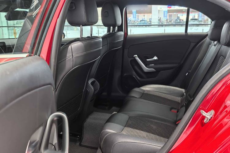 Used Mercedes-Benz A-Class 2019 A 200 Dynamic Edition Interior 9