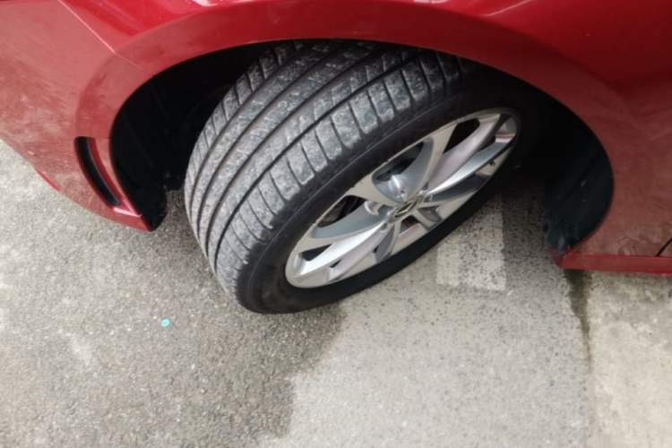 Used Mercedes-Benz A-Class 2019 A 200 L Sport Sedan Left Front Wheel Hub