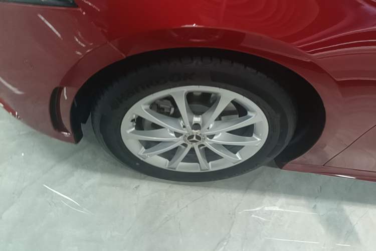 Used Mercedes-Benz A-Class 2019 A 200 L Sport Sedan Left Front Wheel Hub