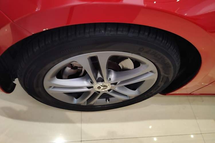 Used Mercedes-Benz A-Class 2019 A 200 Dynamic Edition Left Front Wheel Hub