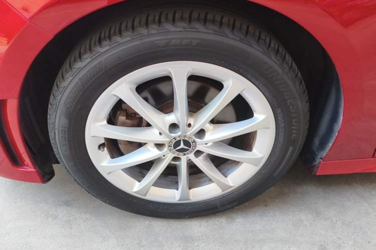 Used Mercedes-Benz A-Class 2019 A 200 L Sport Sedan Left Front Wheel Hub