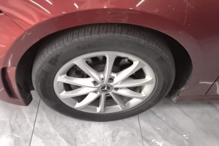 Used Mercedes-Benz A-Class 2019 A 200 L Sport Sedan Left Front Wheel Hub
