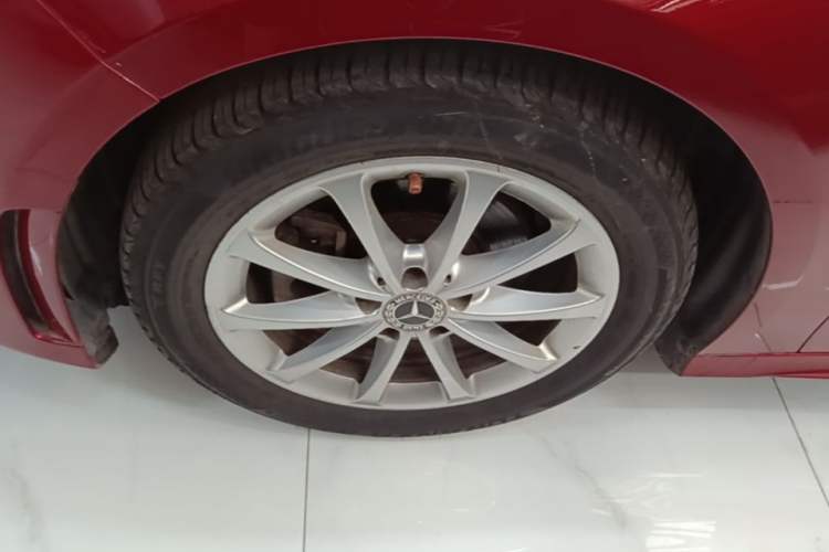Used Mercedes-Benz A-Class 2019 A 200 L Sport Sedan Left Front Wheel Hub