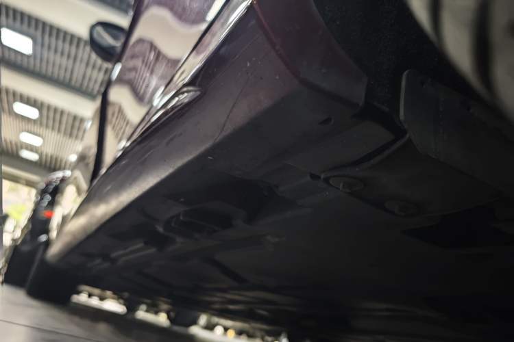 Used Mercedes-Benz A-Class 2019 A 200 L Sport Sedan Left Side Sill