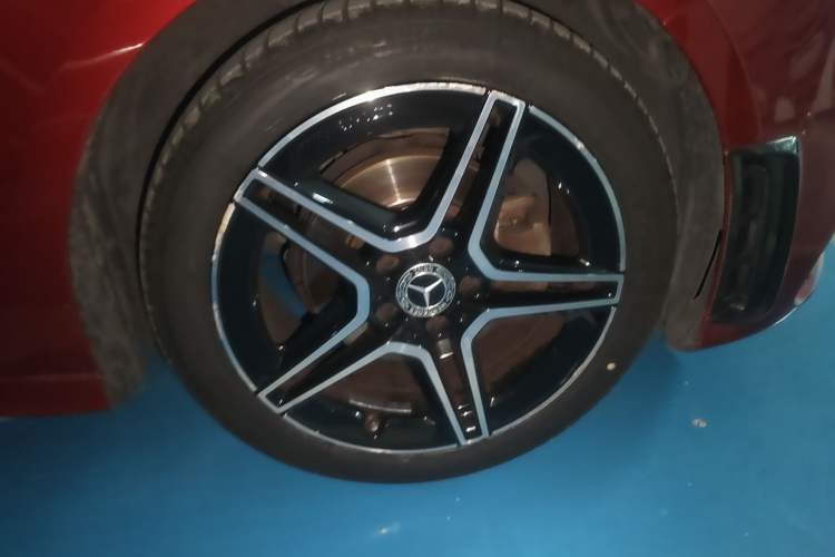 Used Mercedes-Benz A-Class 2019 A 200 L Sport Sedan Right Front Wheel Hub