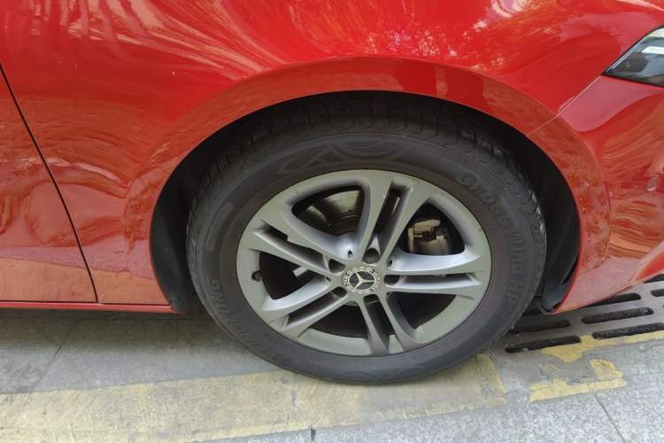 Used Mercedes-Benz A-Class 2019 A 200 Dynamic Edition Right Front Wheel Hub
