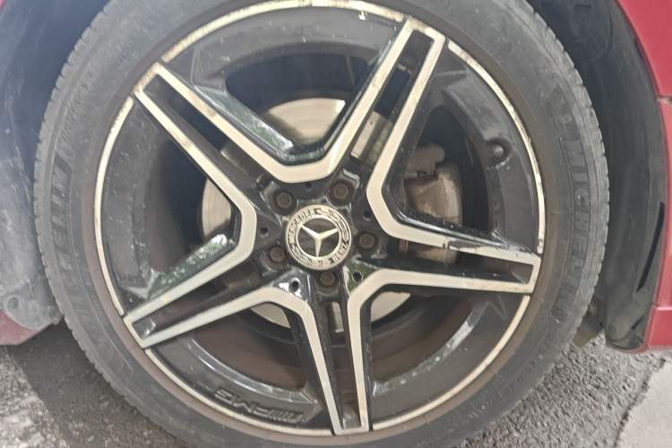 Used Mercedes-Benz A-Class 2019 A 200 L Sport Sedan Right Front Wheel Hub