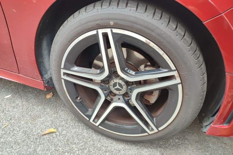 Used Mercedes-Benz A-Class 2019 Restyled A 200 L Sport Sedan Right Front Wheel Hub
