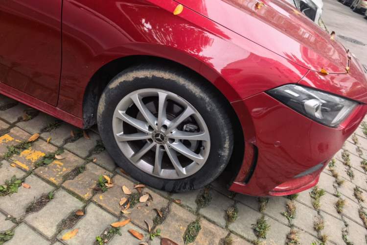 Used Mercedes-Benz A-Class 2019 Restyled A 200 L Sport Sedan Right Front Wheel Hub