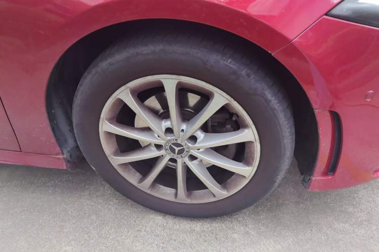 Used Mercedes-Benz A-Class 2019 A 200 L Sport Sedan Right Front Wheel Hub