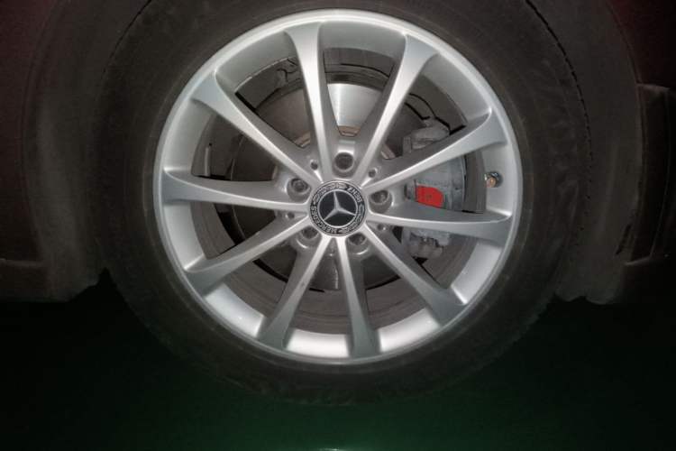 Used Mercedes-Benz A-Class 2019 A 200 L Sport Sedan Right Front Wheel Hub