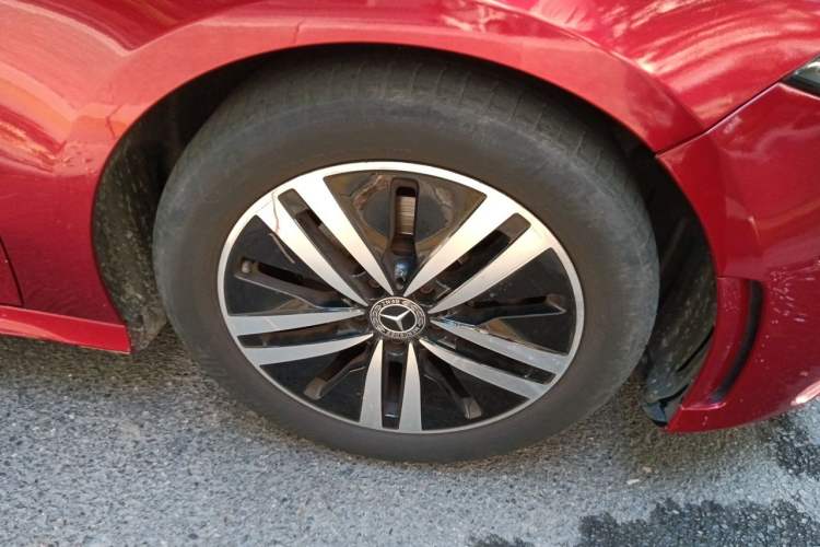 Used Mercedes-Benz A-Class 2019 A 180 L Sport Sedan Right Front Wheel Hub