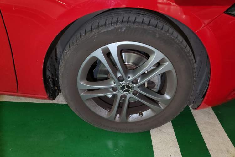 Used Mercedes-Benz A-Class 2019 A 200 Dynamic Edition Right Front Wheel Hub