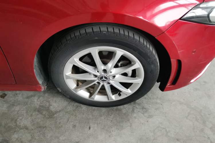 Used Mercedes-Benz A-Class 2019 A 200 L Sport Sedan Right Front Wheel Hub