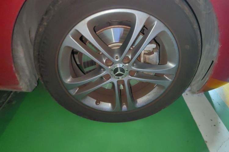Used Mercedes-Benz A-Class 2019 A 200 Dynamic Edition Right Front Wheel Hub