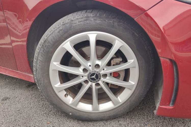 Used Mercedes-Benz A-Class 2019 A 200 L Sport Sedan Right Front Wheel Hub