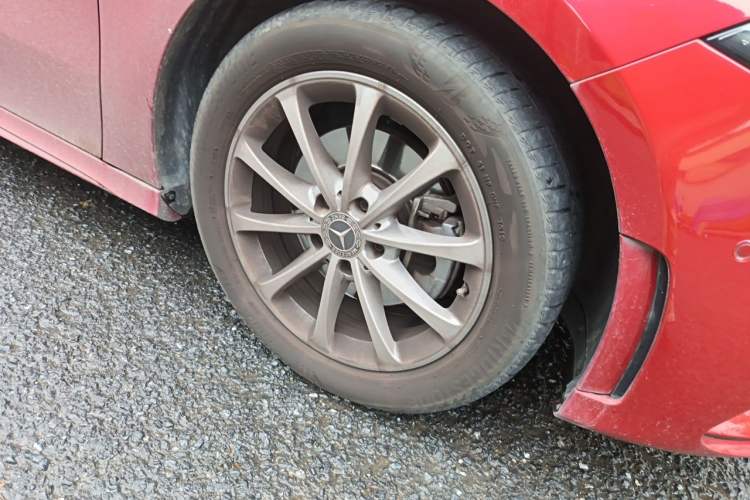 Used Mercedes-Benz A-Class 2019 A 200 L Sport Sedan Right Front Wheel Hub