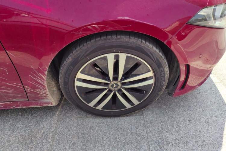 Used Mercedes-Benz A-Class 2019 Restyled A 180 L Sport Sedan Right Front Wheel Hub
