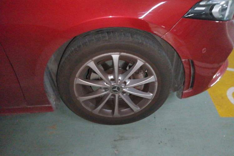 Used Mercedes-Benz A-Class 2019 A 200 L Sport Sedan Right Front Wheel Hub