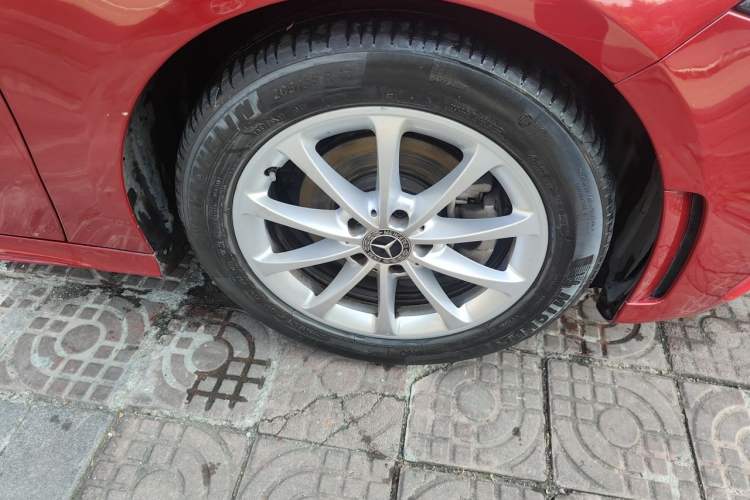 Used Mercedes-Benz A-Class 2019 A 200 L Sport Sedan Right Front Wheel Hub