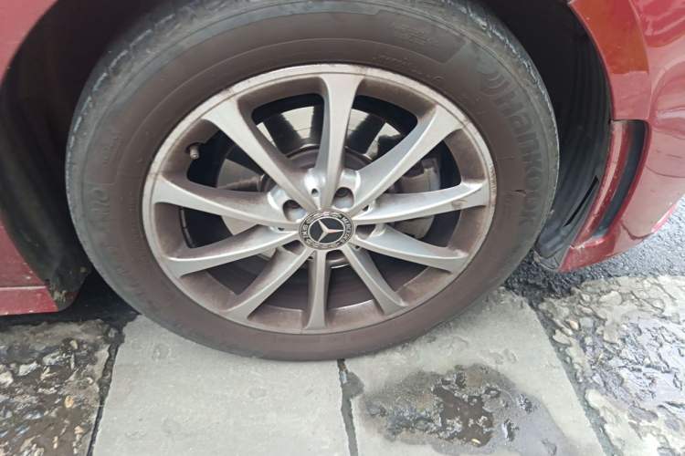 Used Mercedes-Benz A-Class 2019 A 200 L Sport Sedan Right Front Wheel Hub