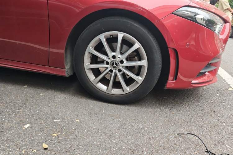 Used Mercedes-Benz A-Class 2019 A 200 L Sport Sedan Right Front Wheel Hub