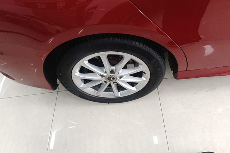 Used Mercedes-Benz A-Class 2019 Restyled A 200 L Sport Sedan Right Rear Wheel Hub