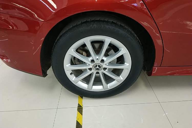 Used Mercedes-Benz A-Class 2019 A 200 L Sport Sedan Right Rear Wheel Hub
