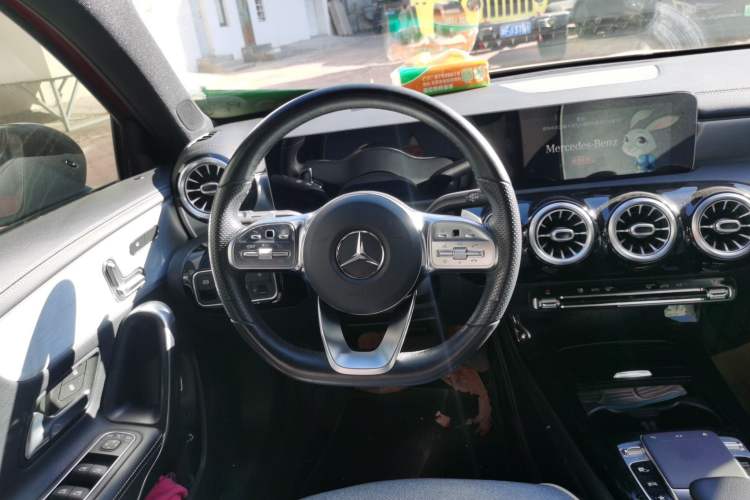 Used Mercedes-Benz A-Class 2019 A 220 L 4MATIC Sport Sedan Steering Wheel