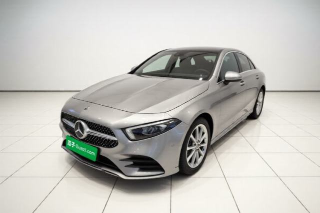 Ojetý Mercedes-Benz A-Class 2019 A 200 L Sport Sedan