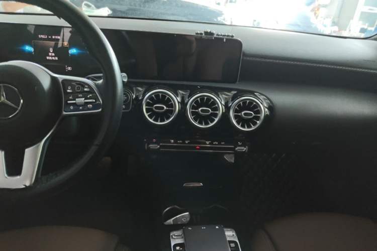 Used Mercedes-Benz A-Class 2019 A 200 Dynamic Edition Audio And AC Panel