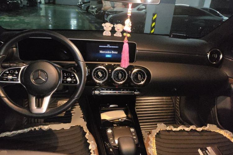 Used Mercedes-Benz A-Class  Center Console