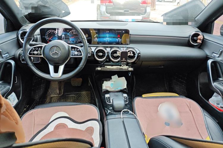 Used Mercedes-Benz A-Class 2019 A 200 L Center Console